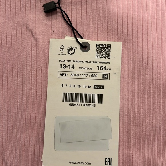 🎉NEW🎉 Pink ribbed tshirt with ruffles at shoulders - Picture 2 of 3